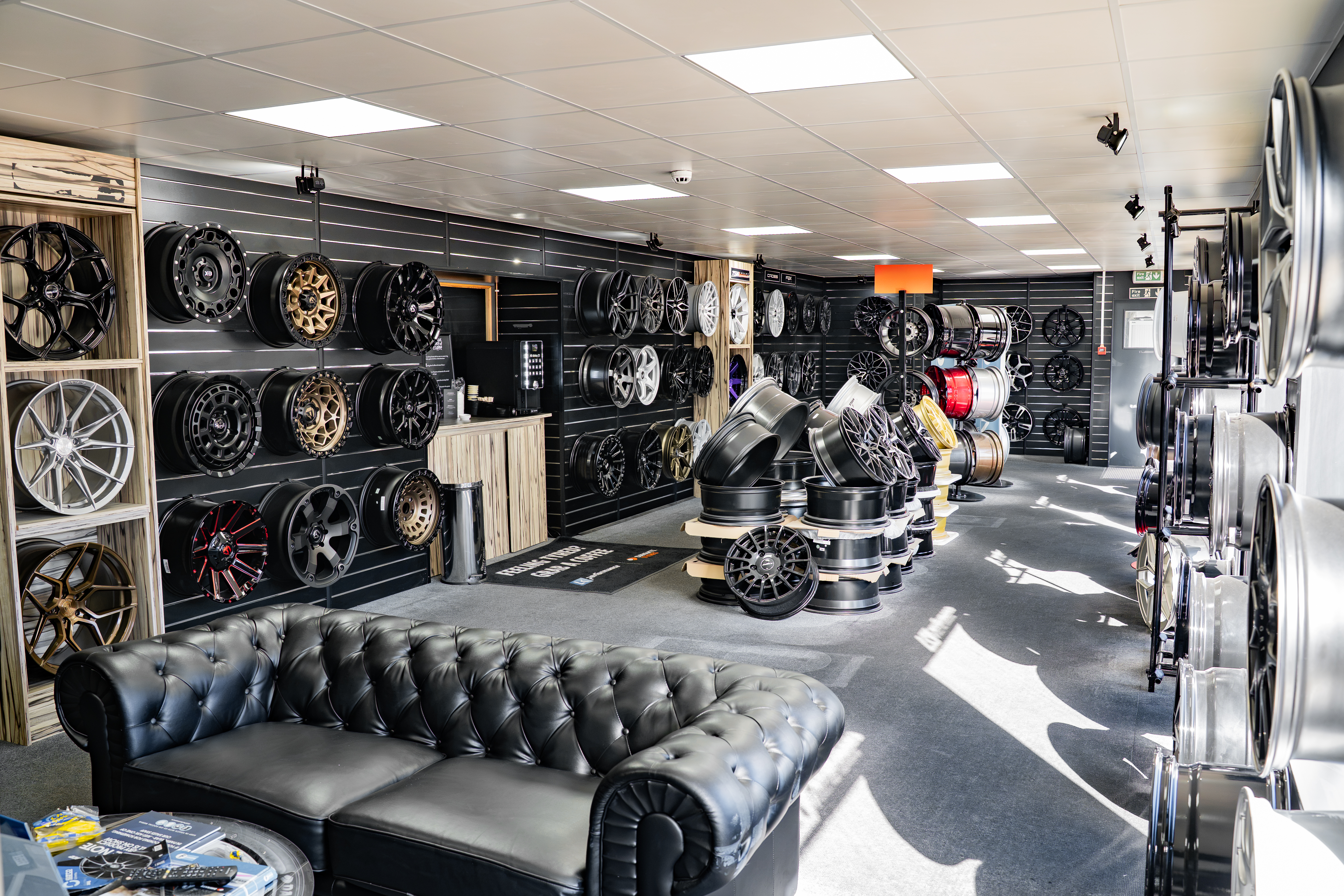 LK Performance showroom